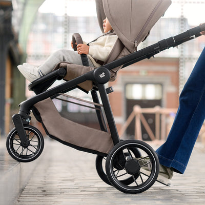 Carrinho de Bebê Maxi-Cosi Oxford Twillic Truffle - Suspensão que suaviza os passeios